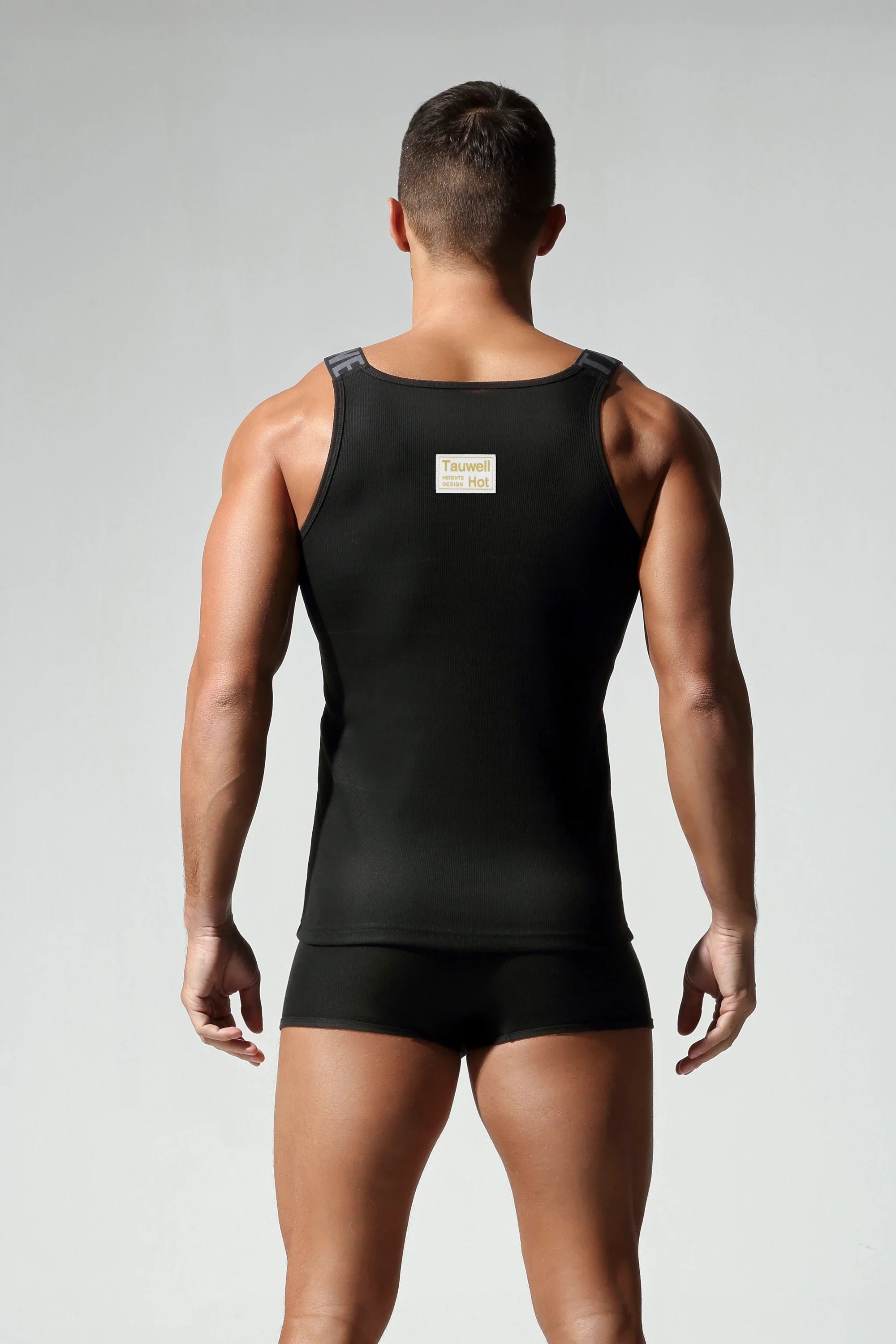 Workout Tank Top for Men – Stretch Fabric & Breathable Design